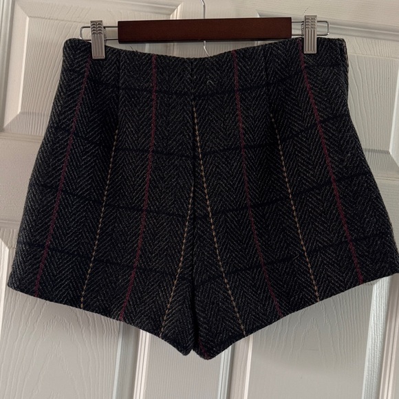 Plaid Black Women's Shorts - Picture 3 of 3